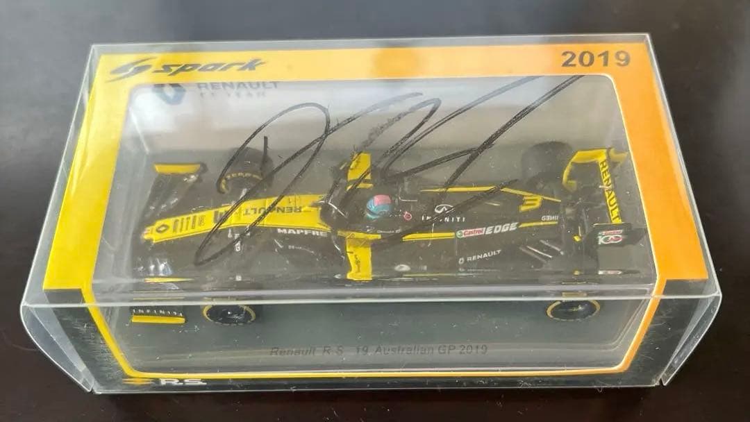 F1 Renault RS19 2019年ダニエルリカルド直筆サイン入り1:43