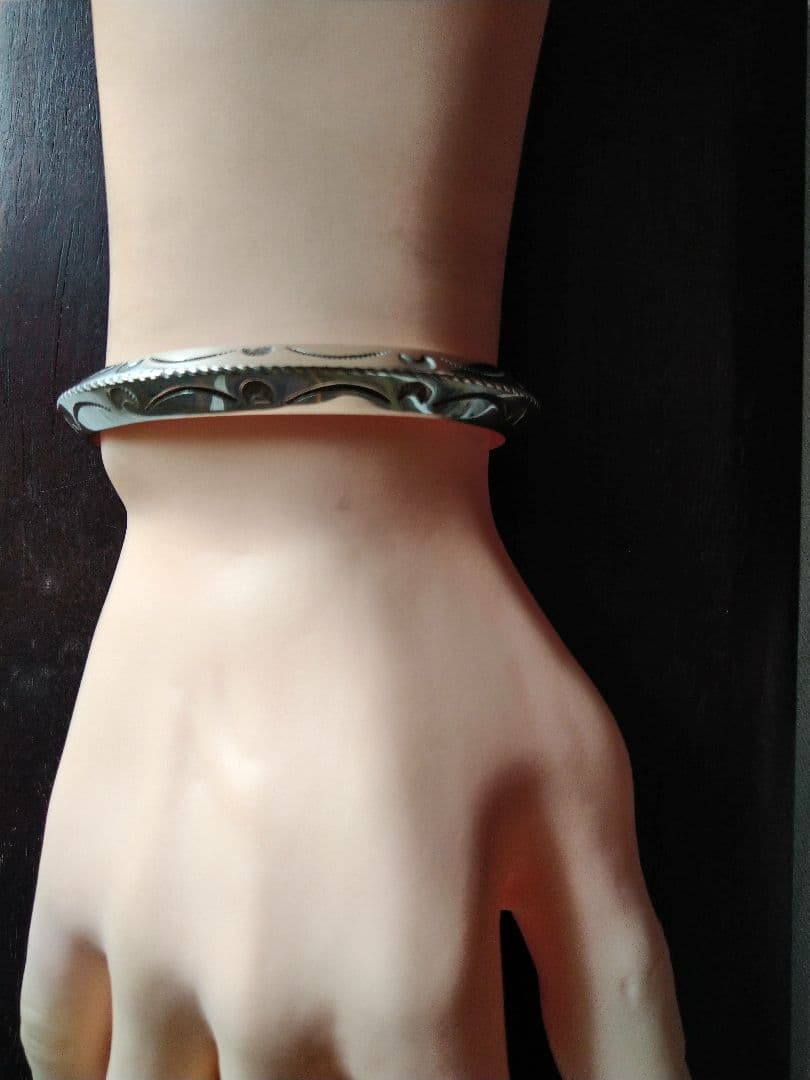 【レア美品】インディアンジュエリー シルバーバングル　トライアングル ナバホ