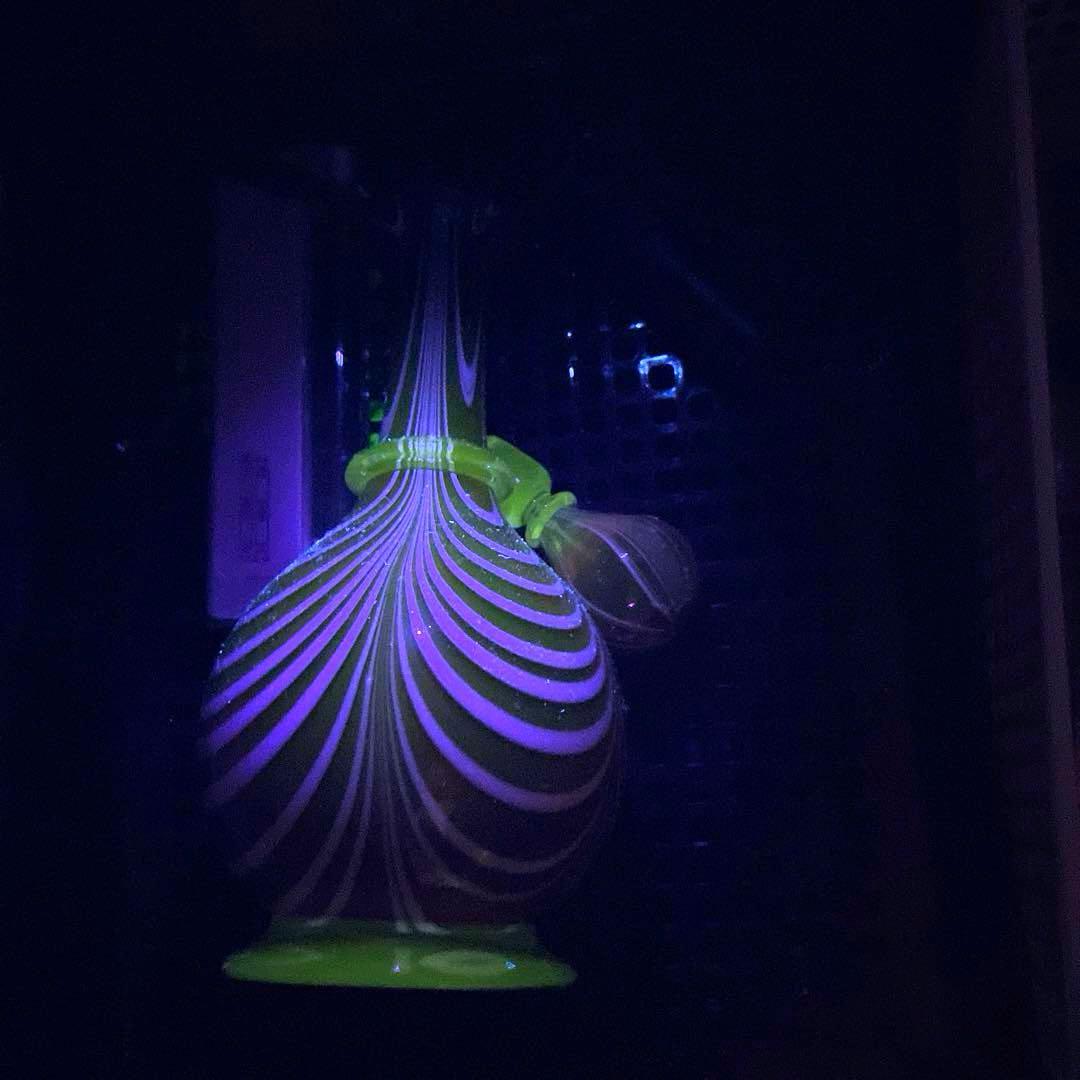 骨董時代ガラス希少金赤ガラス掻き揚げ紋カラフェ酒器ウランガラス