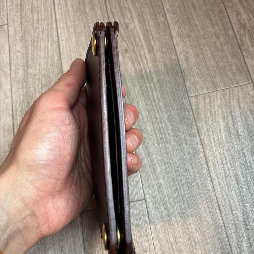 【茶芯ブラック】ミドルトラッカーウォレット　真鍮　黒ステッチ　お札を折らずに収納