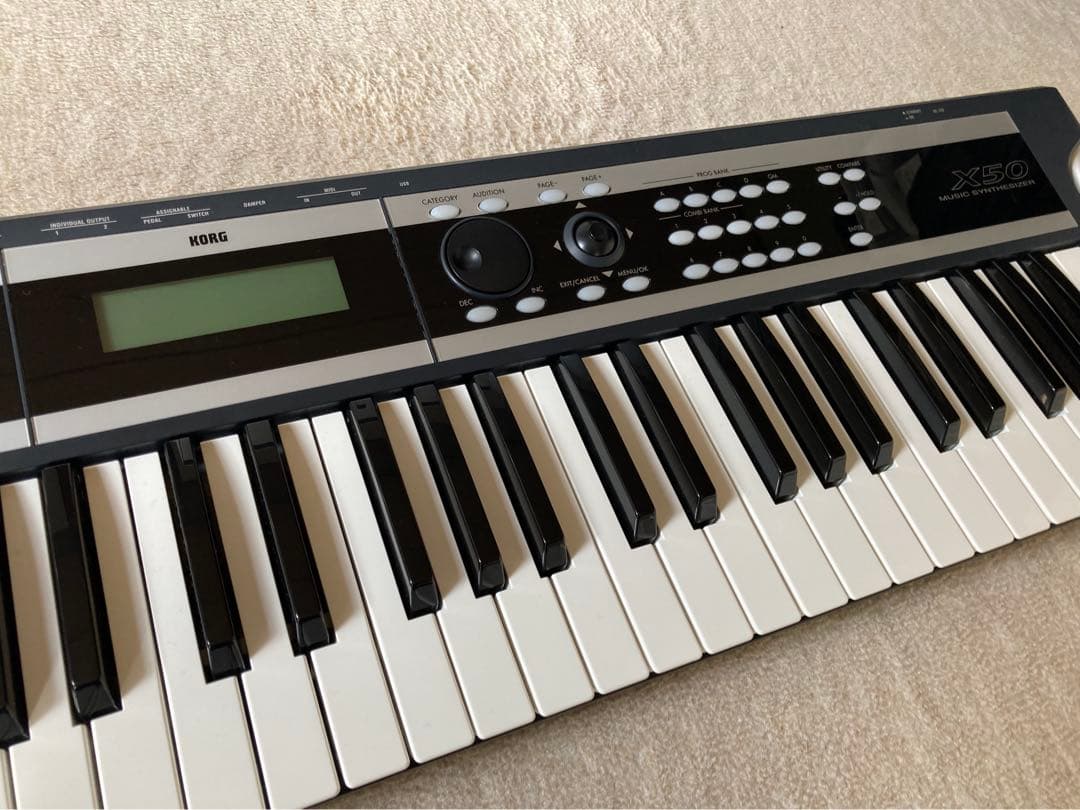 KORG シンセサイザー 61鍵 付属品付き