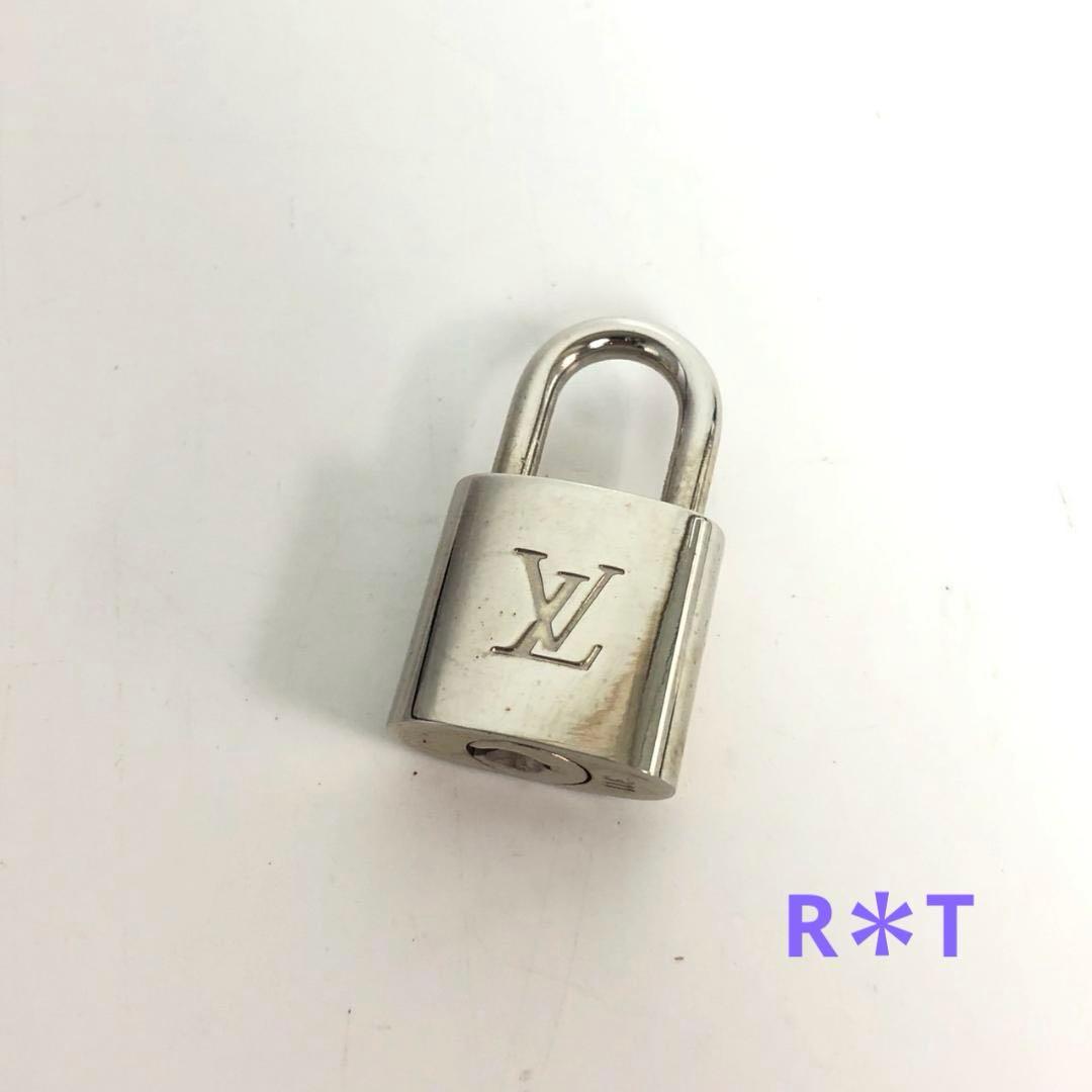LOUIS VUITTON ルイヴィトン カデナ 南京錠 パドロック シルバー