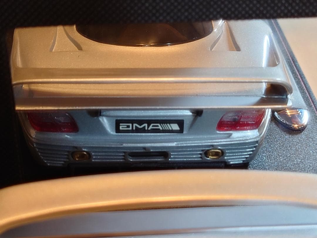 1/18 Maisto(マイスト) メルセデスCLK-GTRストリートバージョン