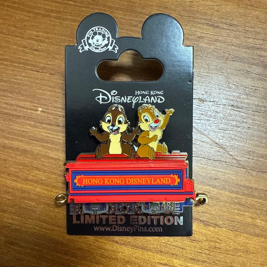 香港ディズニーピンバッジ
