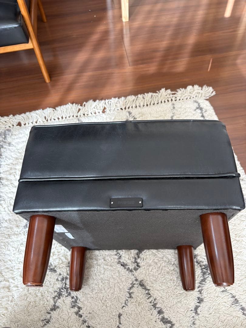 カリモク60 オットマン