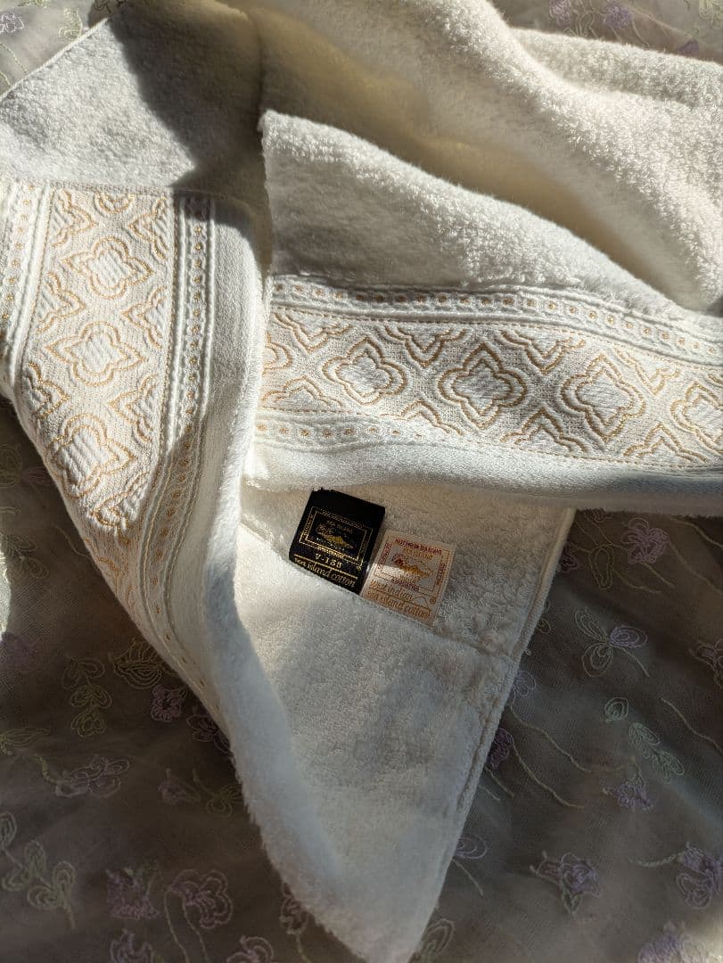 新品☆UCHINO☆最高級☆海島綿☆純金蒸着☆超高価☆豪華☆肉厚☆フェイスタオル