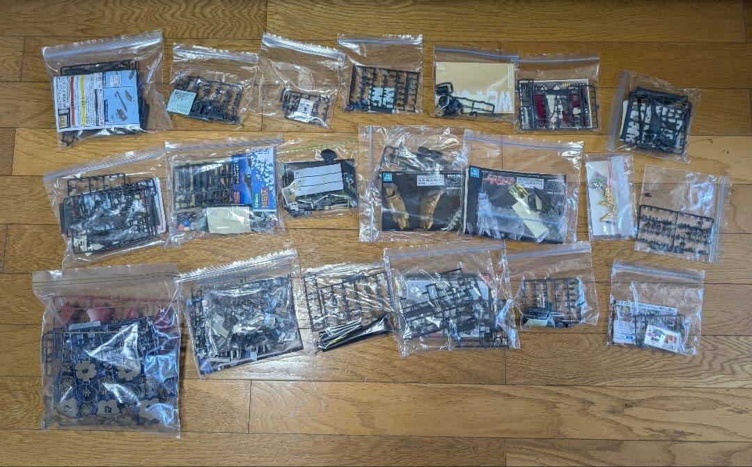 ガンプラ等プラモデル類 余剰パーツ ジャンクパーツ まとめ売りB