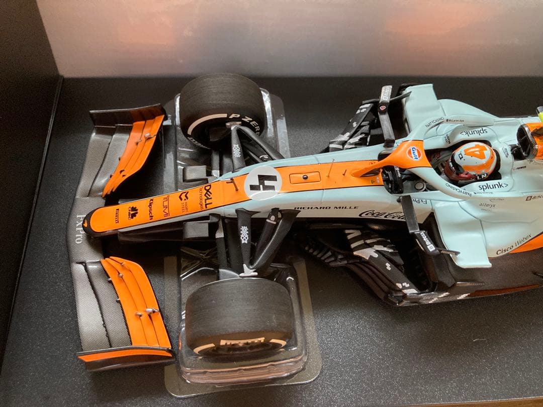 ミニチャンプス1/18 2021 ランドノリス F1 ガルフ　Gluf