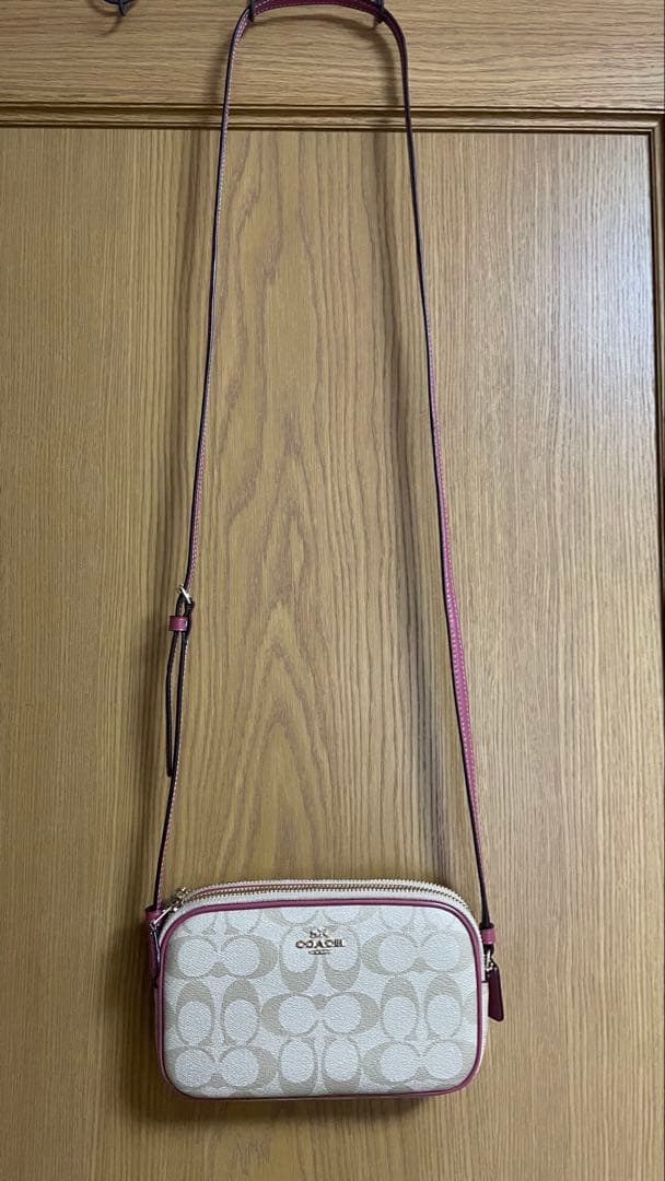 13日限定お値下げ【COACH スマホショルダーバッグ ベージュ/ピンク】