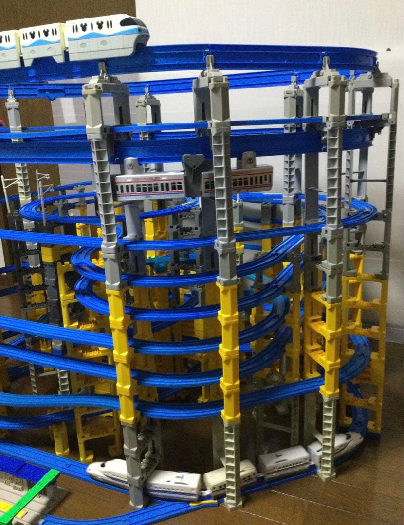 プラレール線路 タワーレイアウト モノレール付き 参考出品