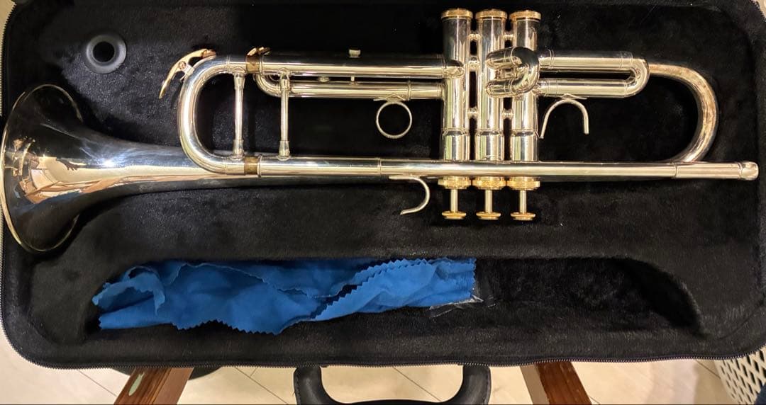 J.Michael シルバー トランペット本体 クリーニングクロス付き J.Michael シルバー トランペット本体 クリーニングクロス付き