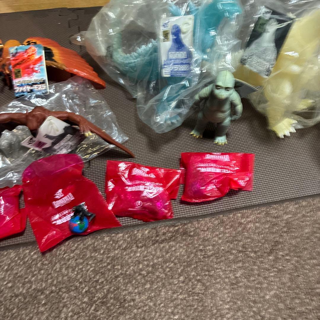 ⭐︎新品タグ付ムービーモンスターシリーズミニラ、ゴジララドン、モスラ劇場限定ゴジラ