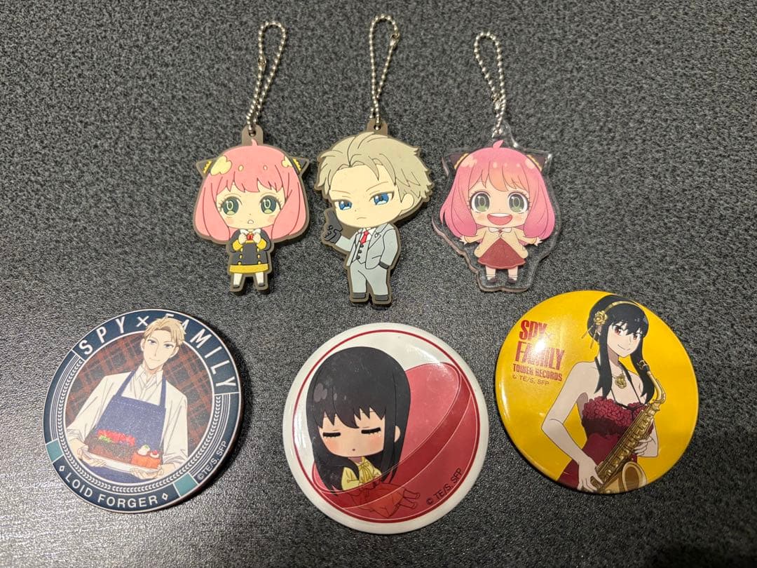 SPY×FAMILY アクリルキーホルダー＆缶バッジセット - メルカリ