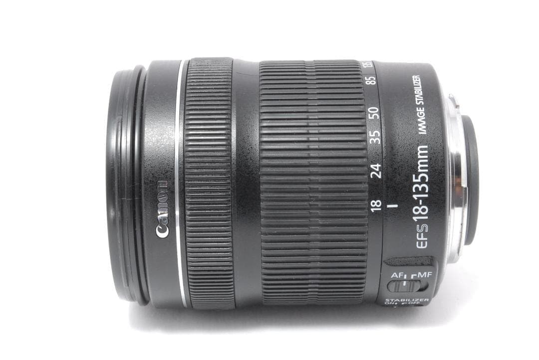 極美品　Canon EF-S 18-135mm f/3.5-5.6 IS STM