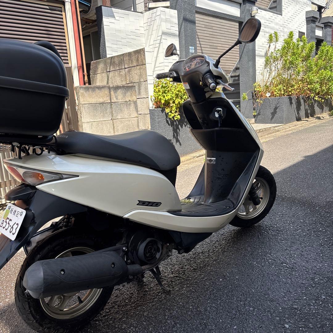 時代提物 縁起物根付 木彫 在銘【大鯰を押さえつける猿】長約7.2cm 重