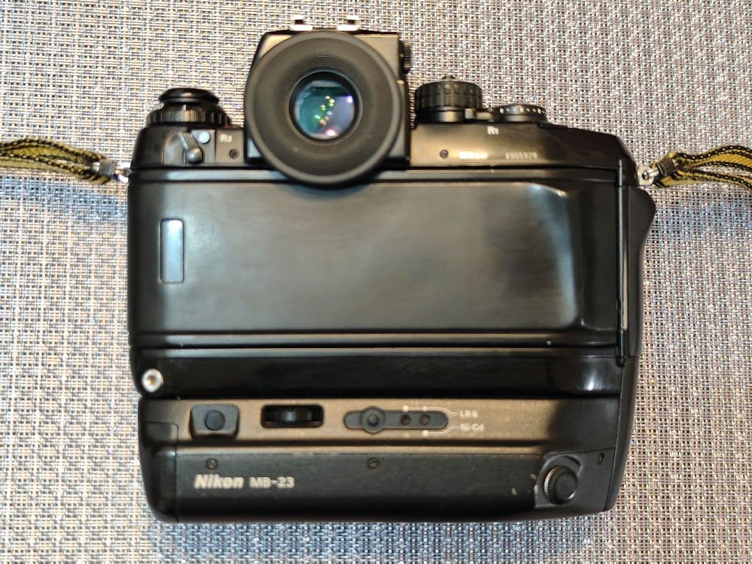 Nikon F4 一眼レフカメラ本体 MB-23付き美品 - フィルムカメラお 手頃 価格