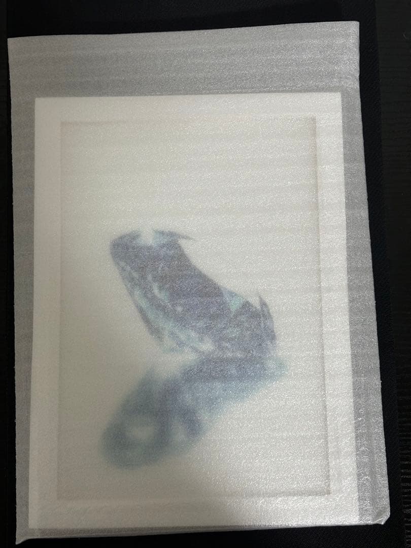 色鉛筆画 青色宝石の鉛筆画 A4サイズ フレーム付き