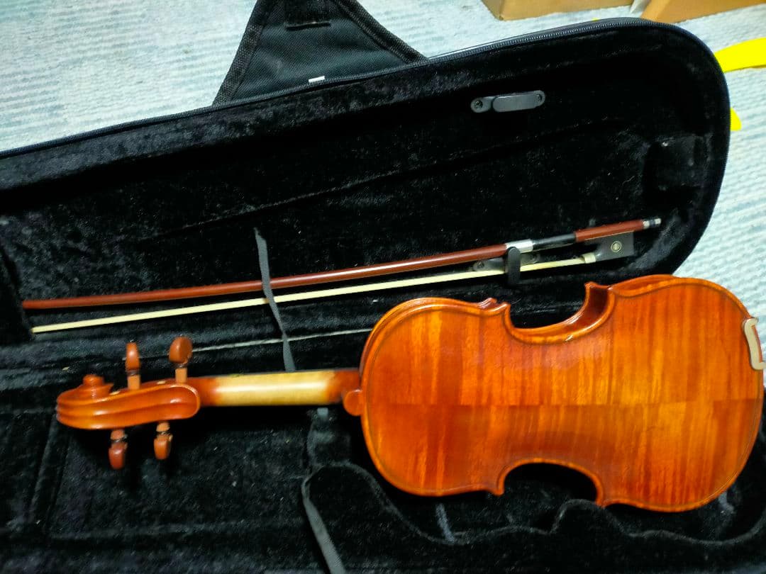 【値下交渉可】バイオリン　初級　8分の1サイズ　 幼児向　ケース　弓　肩当付き
