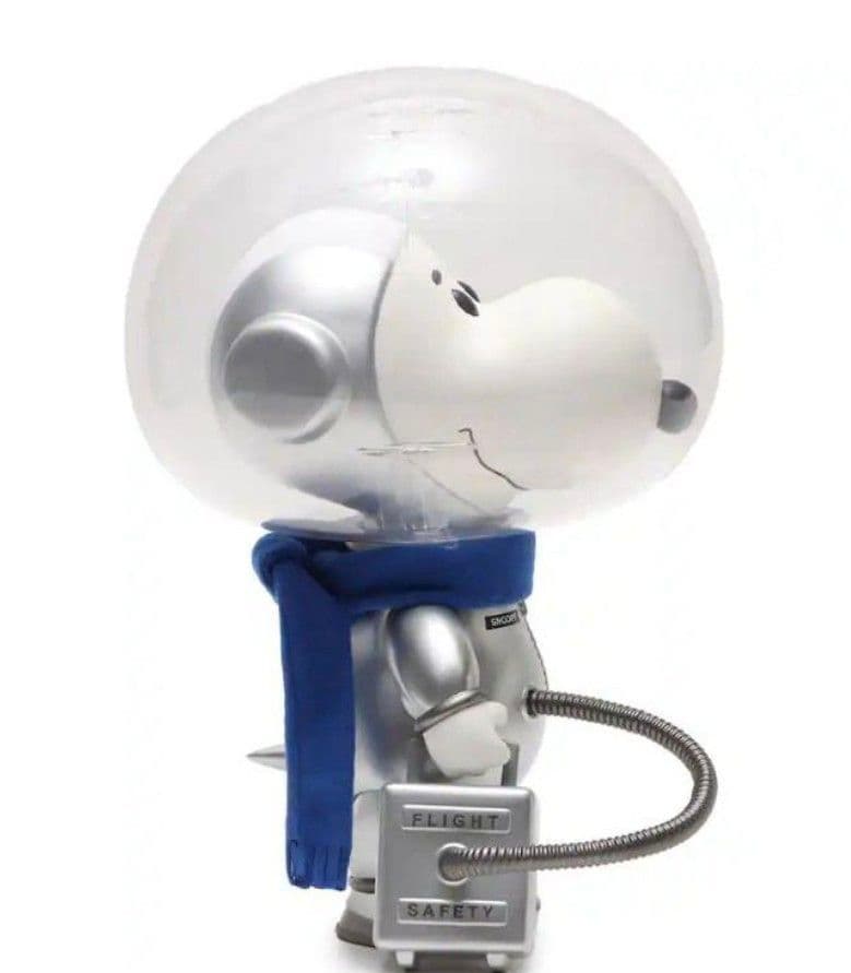 atmos限定150体 SNOOPY SILVER SPACESUIT