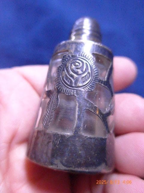 アンティーク　メキシコの銀925刻印のソルト＆ペッパーです　模様の透かし彫り