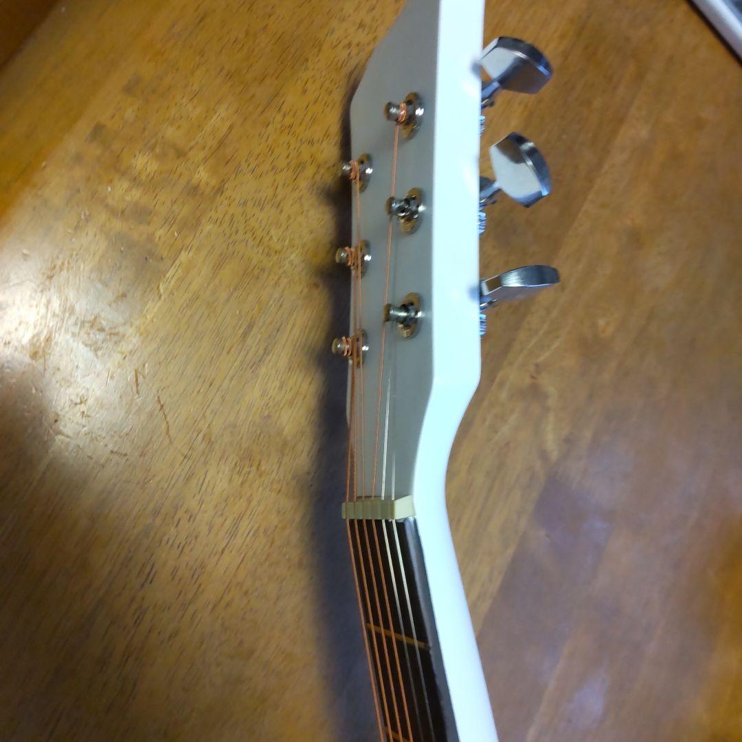 (新品！)ホワイトカッタウェイアコースティックギター