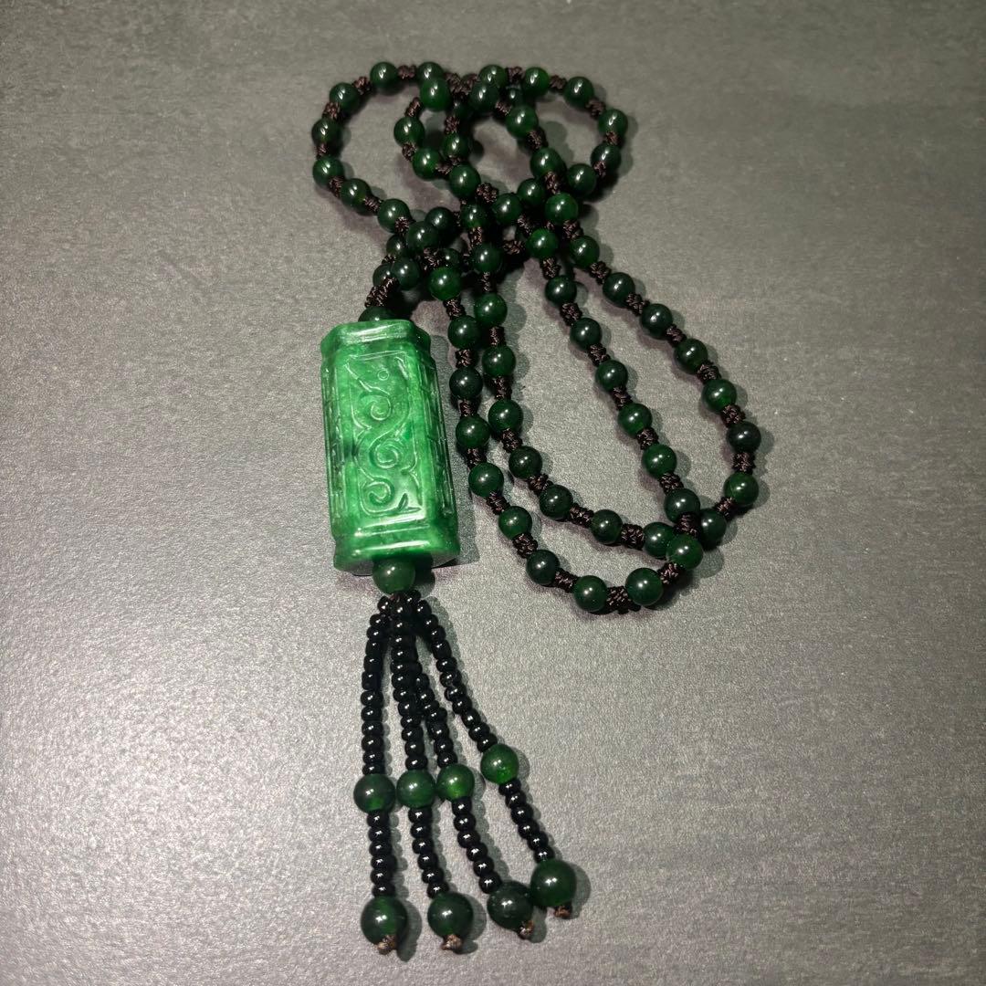 翡翠彫刻タッセル付きロングネックレス - メルカリ
