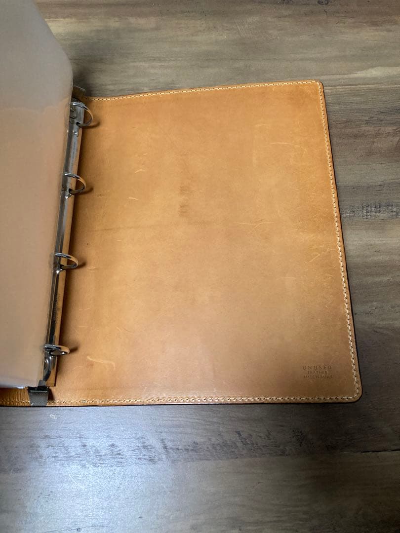 バインダー　レザー　A4 UNUSED