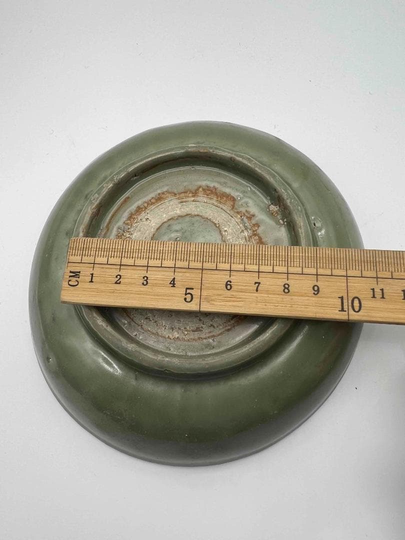 元時代 青磁 龍泉窯刻牡丹花盤 青磁皿 唐物 古賞物 時代物(E-84