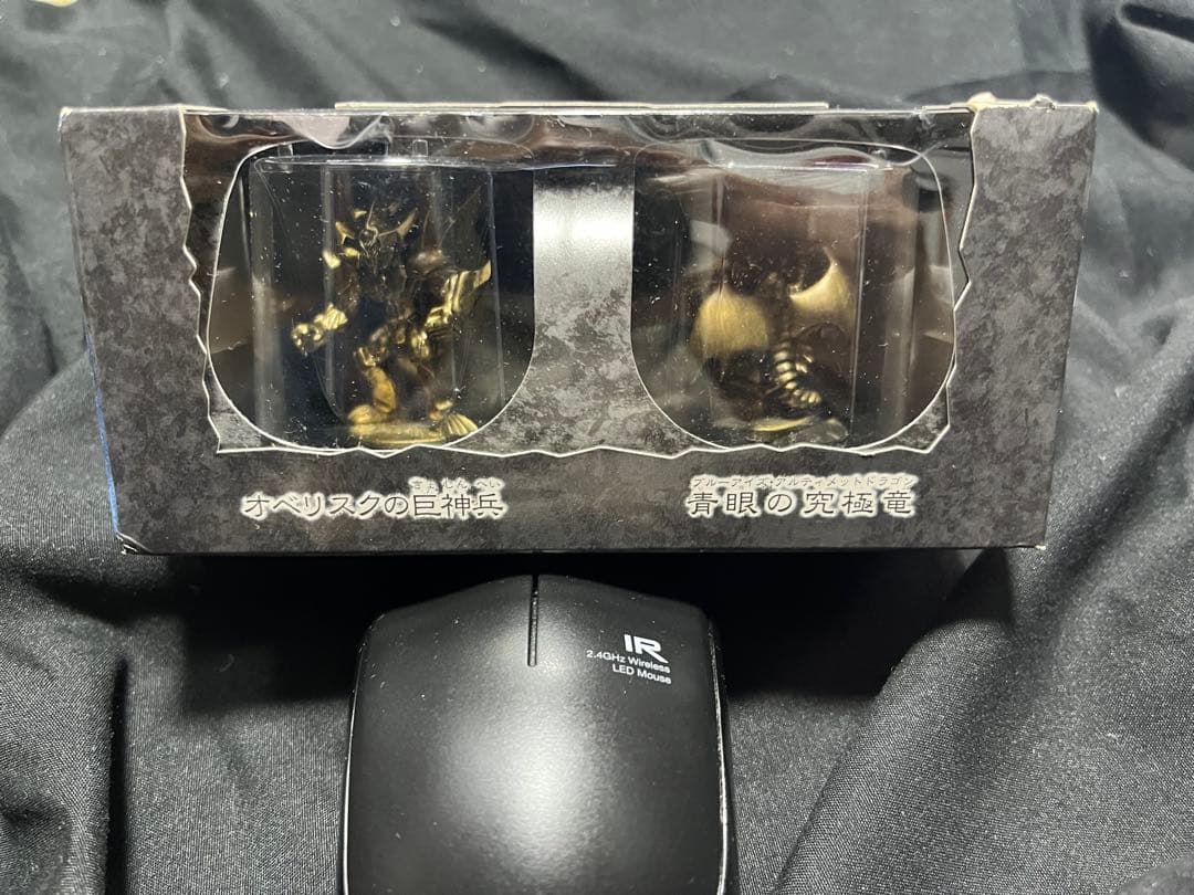 オリベスクの巨神兵・ブルーアイズアルティメットドラゴン　未開封カード&フィギュア