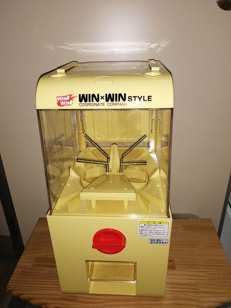 ガチャガチャ本体 WIN×WIN style 純正カプセル付き！希少品！ ガチャ