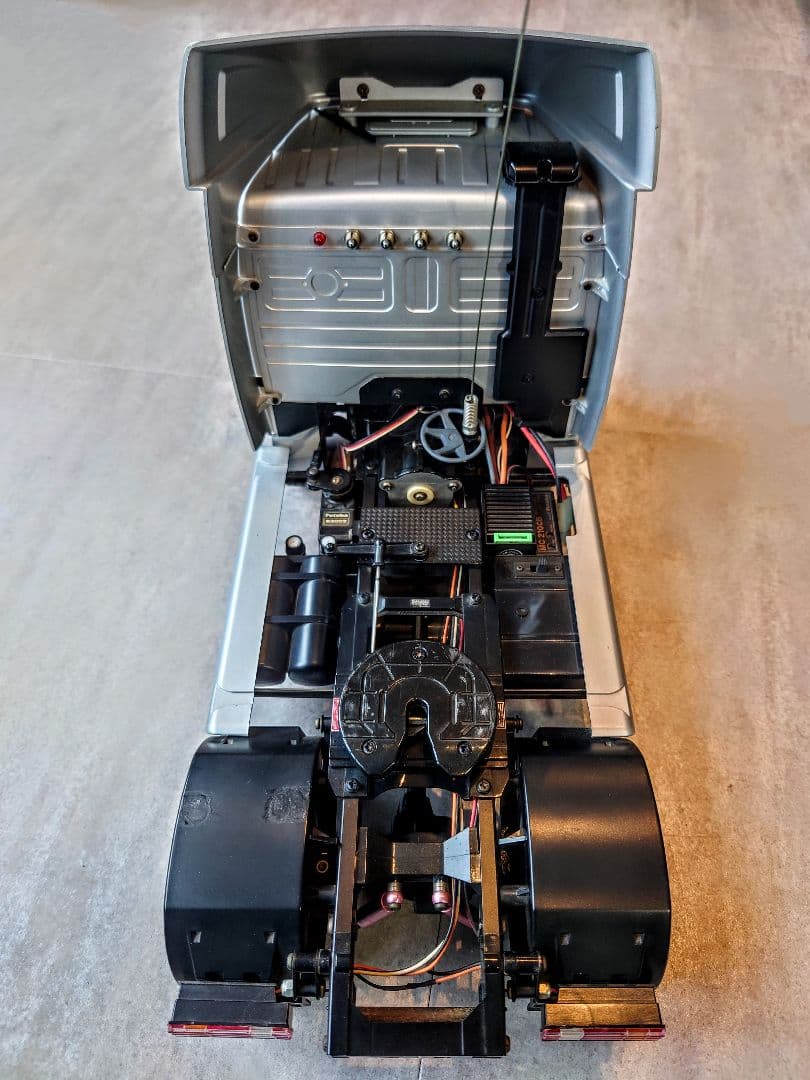 1/14 タミヤ メルセデスベンツ 1838LS ライト点灯 動作確認済み - メルカリ