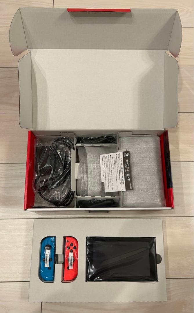 【美品】Nintendo Switch 本体 青/赤