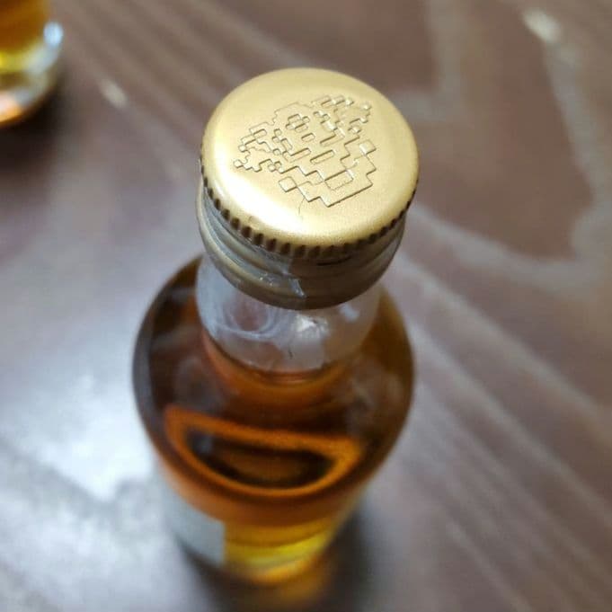 響17年、山崎12年ミニチュアボトルセット、4セット Amazon.co.jp