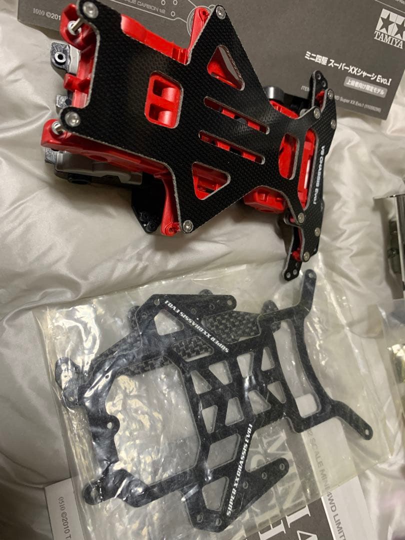 ミニ四駆 EVO.Iと ⅡカーボンシャーシⅠは仮組済 パーツ欠品有り