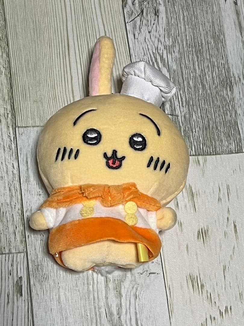 ちいかわカフェのコックさんマスコットうさぎ