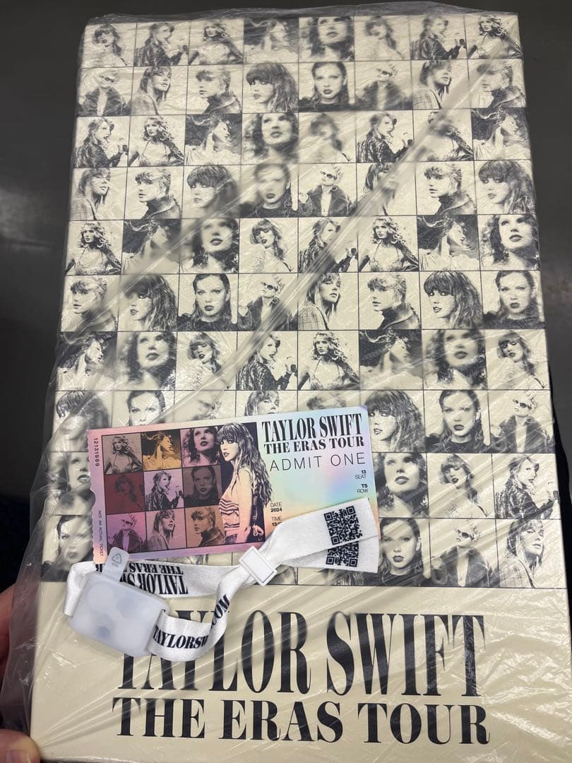 ツアーグッズ Taylor Swift The Eras Tour VIP席 グッズ｜トレファク
