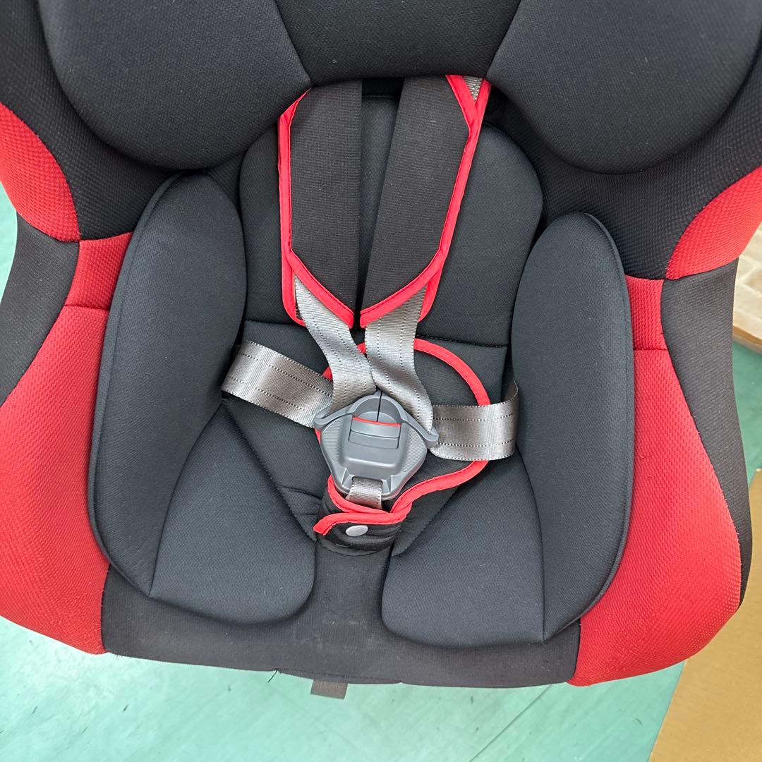 Combi 車用チャイルドシート 黒/赤　ウィゴー　新生児から