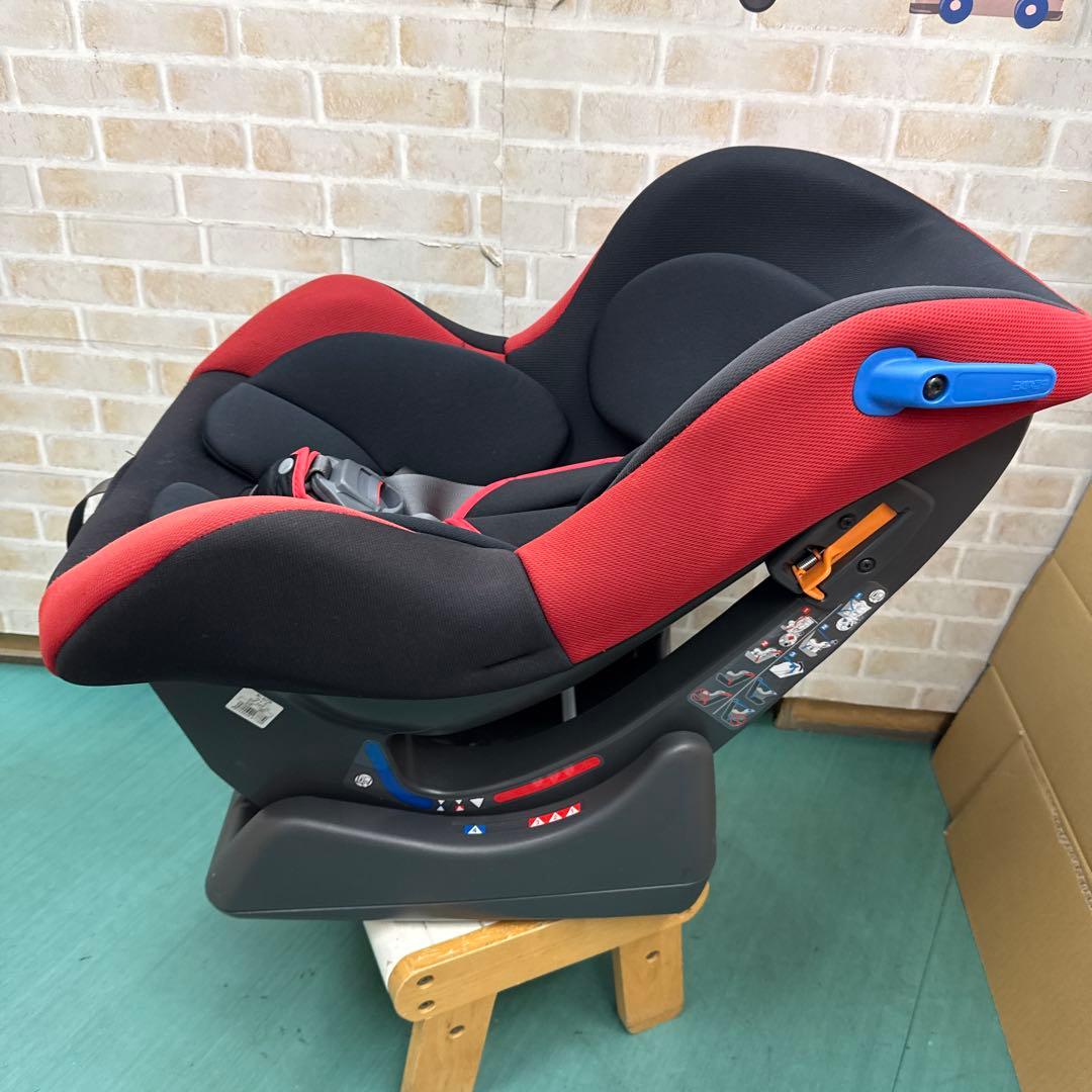 Combi 車用チャイルドシート 黒/赤　ウィゴー　新生児から