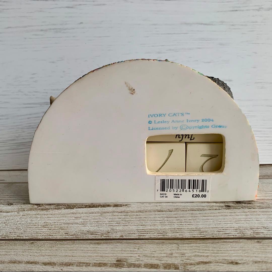 レズリーアンアイボリー 卓上万年カレンダー 猫 置物 カレンダー