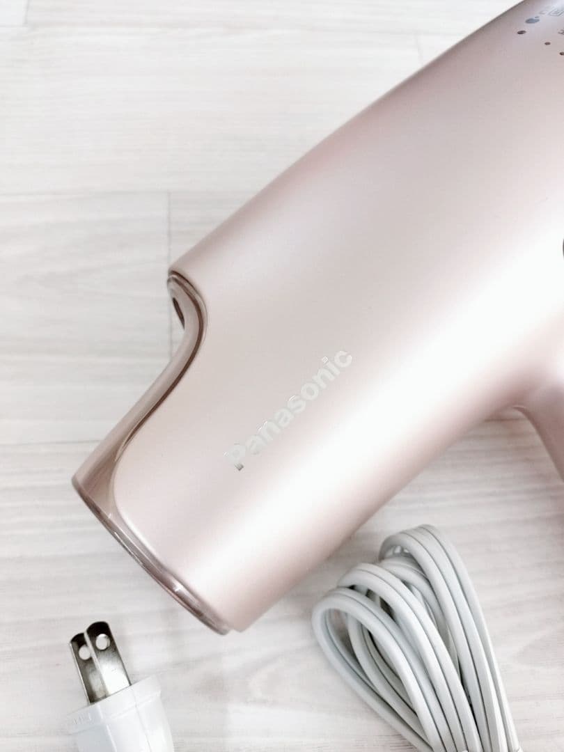 ほぼ未使用☺️ノズル付き パナソニック ナノケア ドライヤー　EH-NA0G