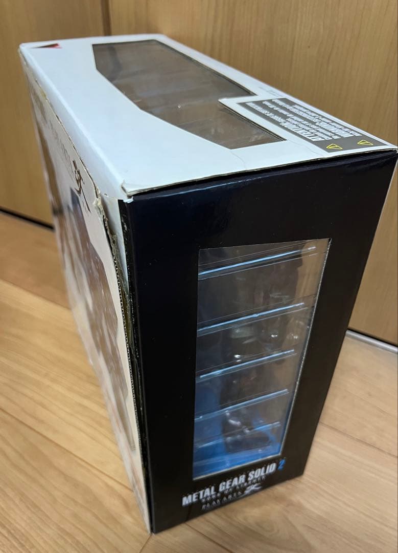 L GEAR SOLID2 ソリダス スネーク フィギュア