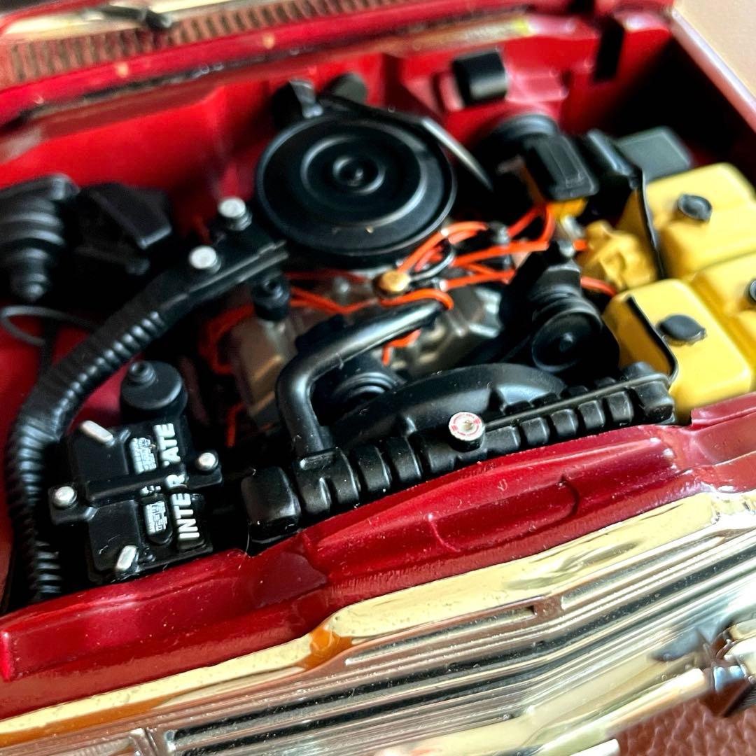 希少・廃番】 ジープ グランドワゴニア バーガンディー オートアート 1