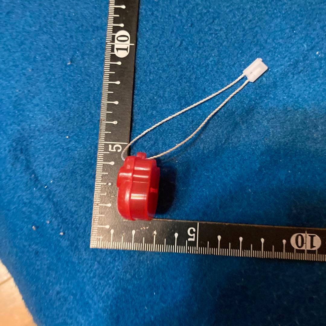 ハローキティ　小物入れ　チャーム　シール付き　サンリオショップ　赤プラ