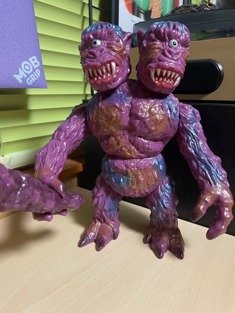 期間限定値下げ　双頭原人　メディコムトイ　ソフビ