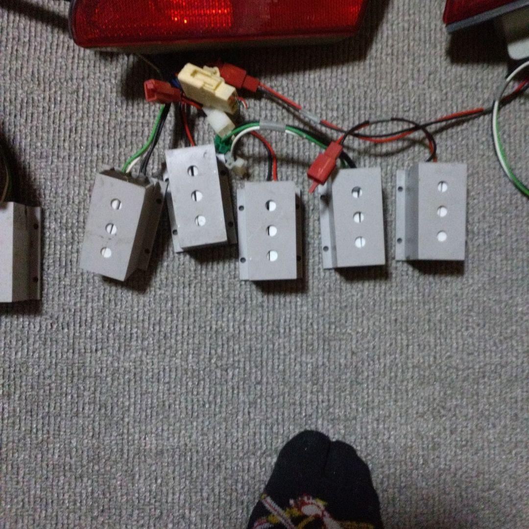 トヨタ・セルシオ30前期繋ぐだけ。綺麗なLEDテールランプ 赤色