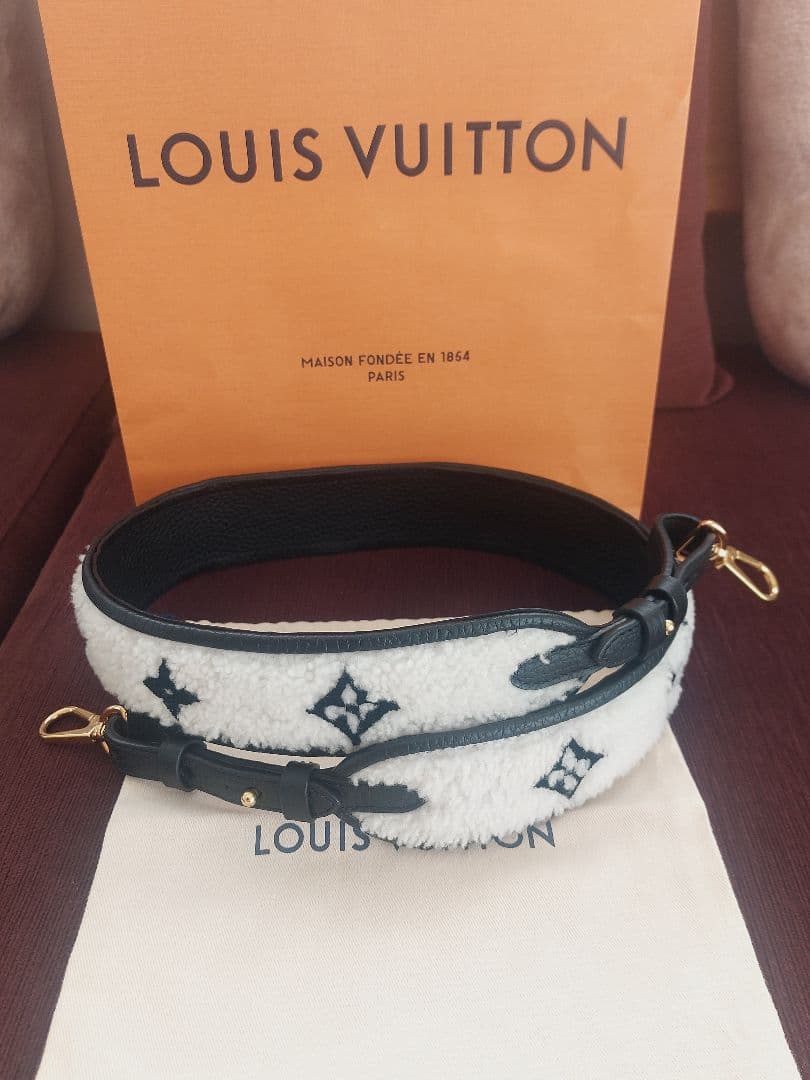 ルイヴィトンショルダー　シリアルBC3261 型番JO1300 未使用