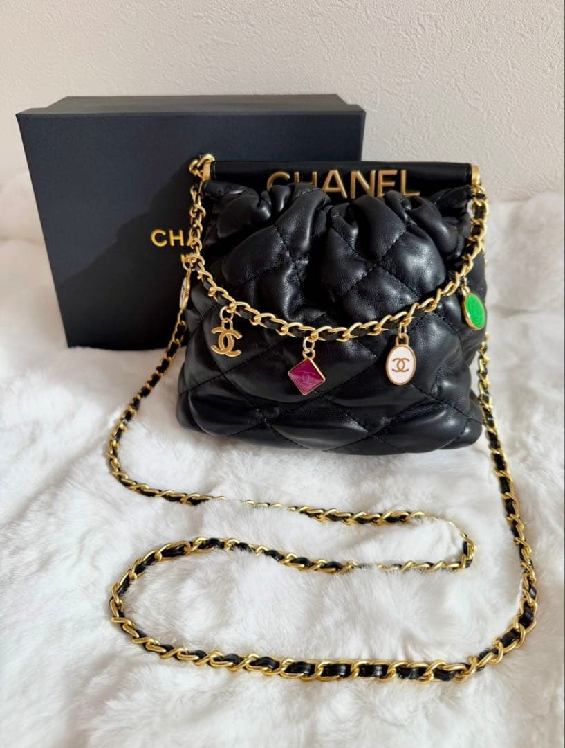 【新品未使用】CHANEL キルティング　ショルダーバッグ　チャーム　ノベルティ