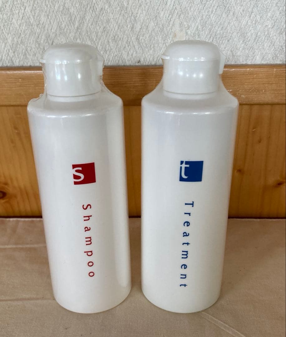 《値下げ》【美品】フォンテーヌ　ショート　パーマ　ウィッグ　専用ケース付