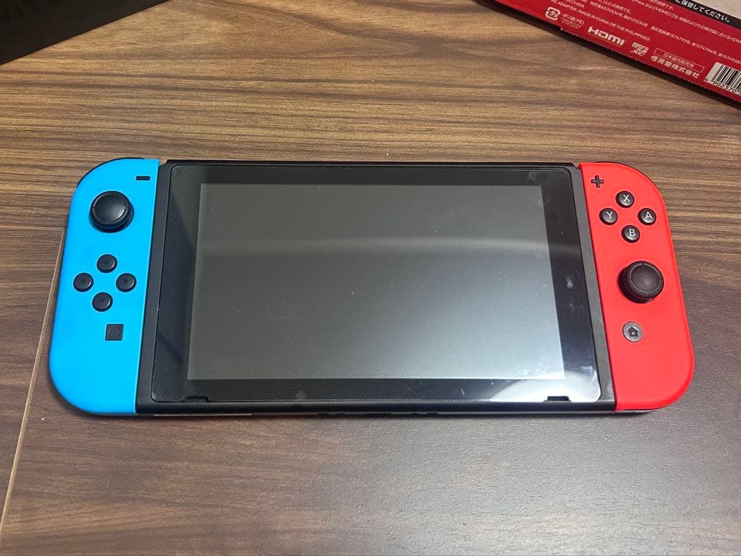 Nintendo Switch 本体＋コントローラー＋携帯用ケース