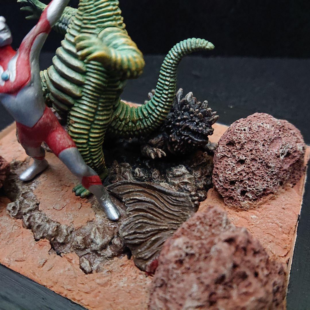 ウルトラマン対レッドキング ミニジオラマ - メルカリ